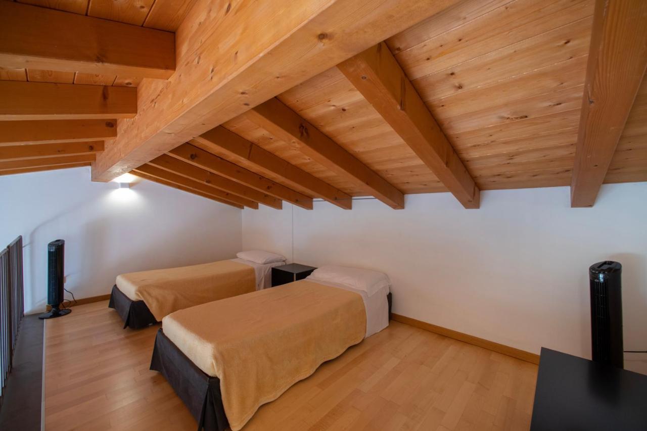 Ferienwohnung auf 2 Ebenen mit Balkon und Seeblick