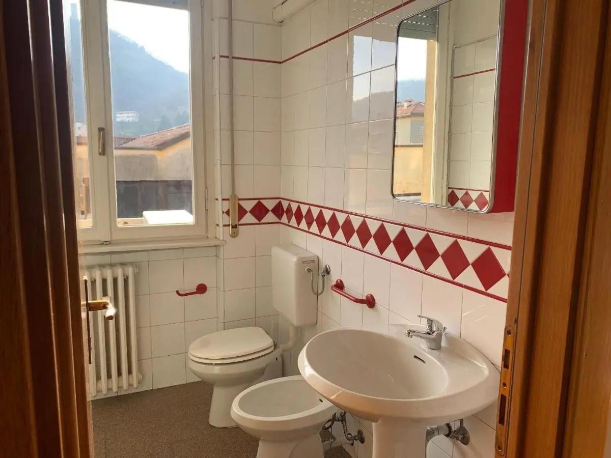 Quarto Duplo Standard com Banheiro Compartilhado