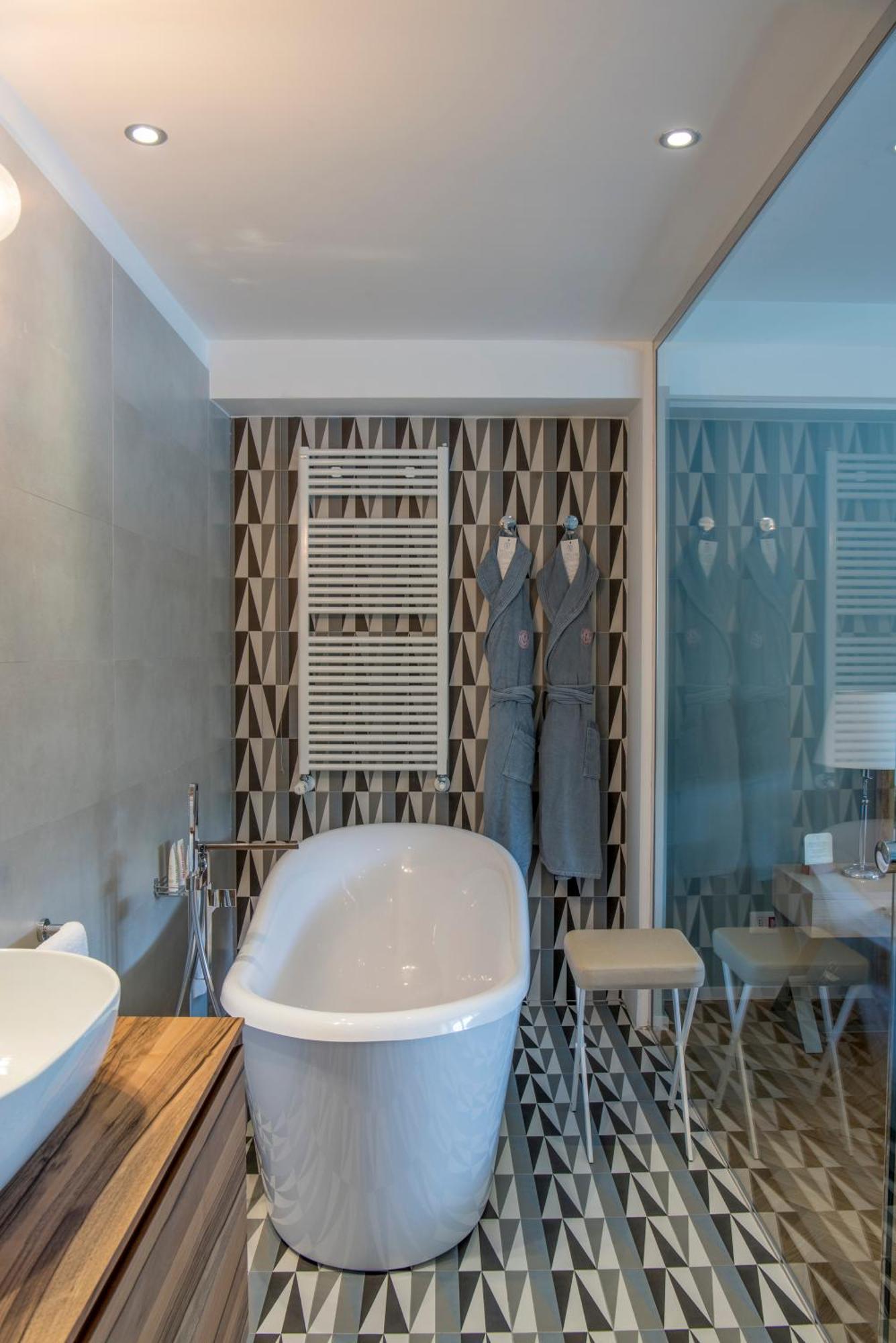 Suite with Sea View,1618820728:JPEG