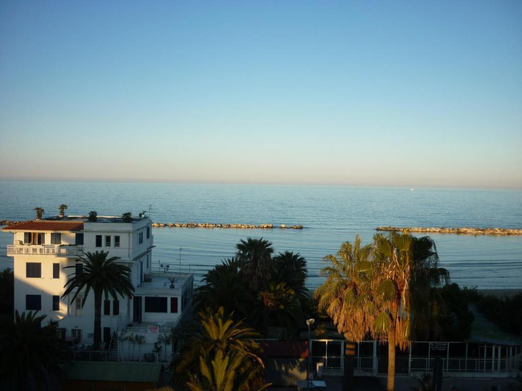 Camera Familiare con Vista Mare