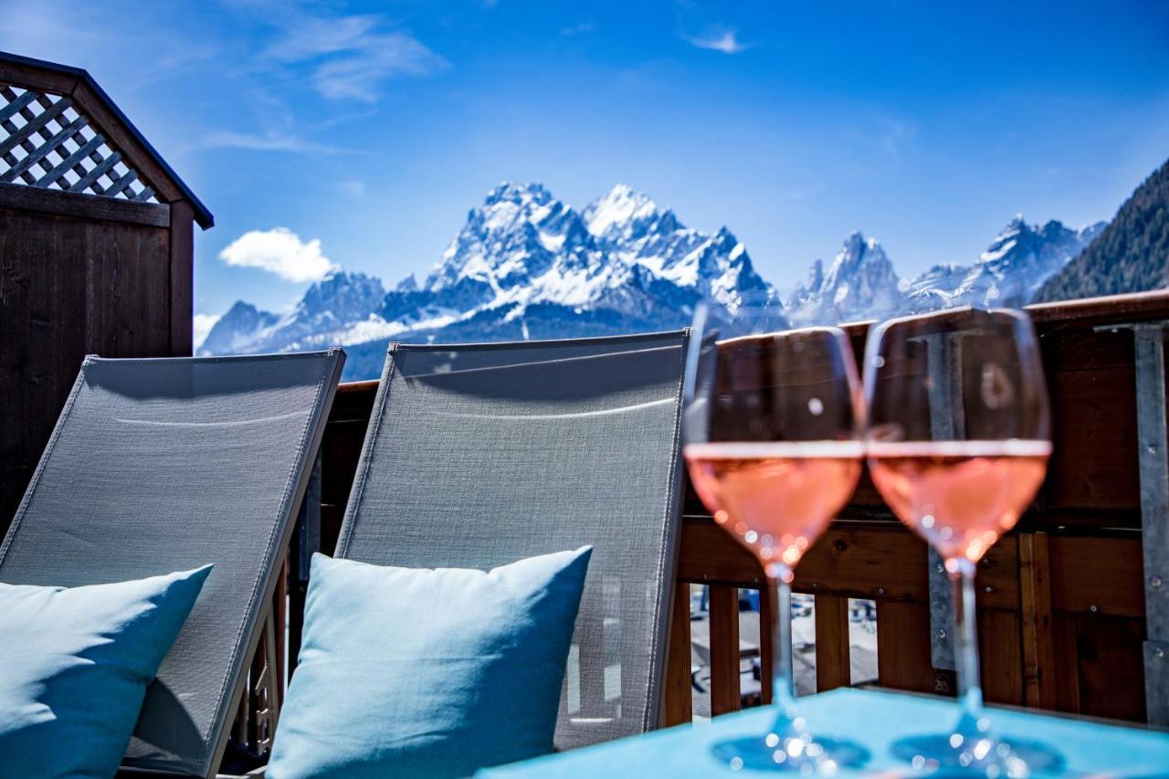 Double Room south side balcony mountain view