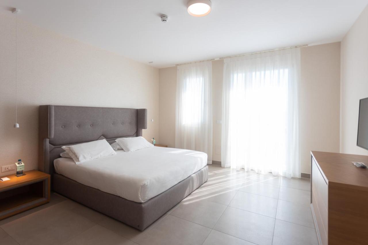 Junior Suite mit Terrasse und Zugang zum Strand