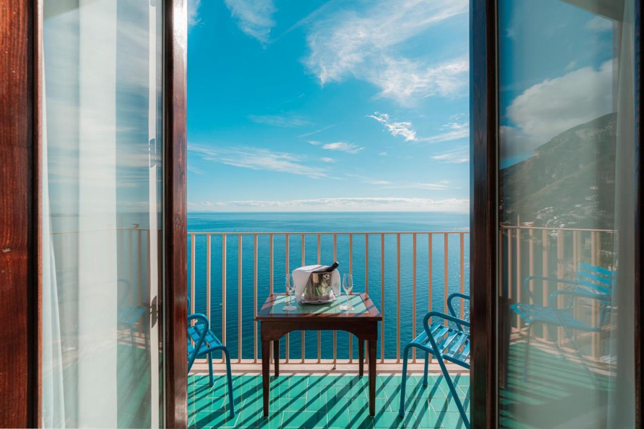Double or Twin Room Sea View