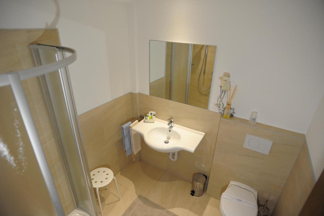 Doppelzimmer mit Balkon
