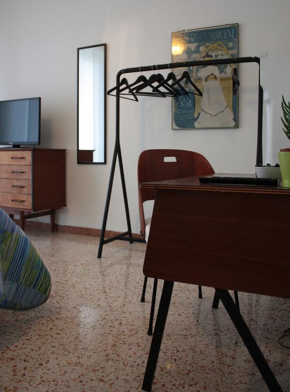 Double or Twin Room with Shared Bathroom,712814248:JPEG