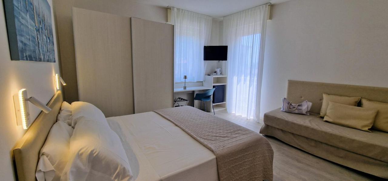 Large Double or Twin Room