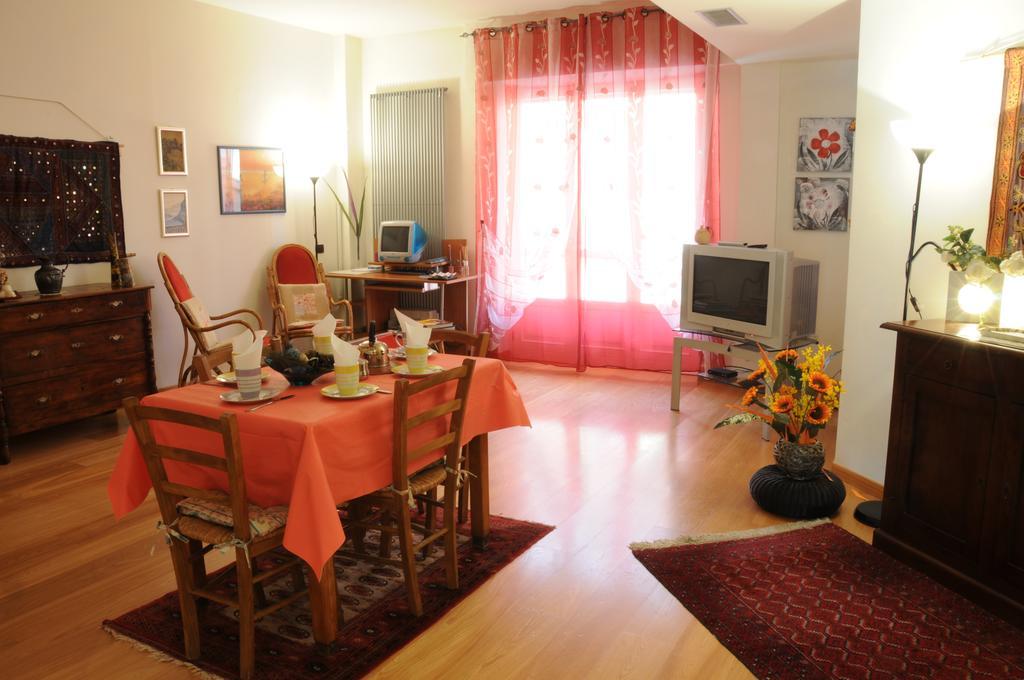 Tweepersoonskamer met 1 of 2 Bedden en Gedeelde Badkamer
