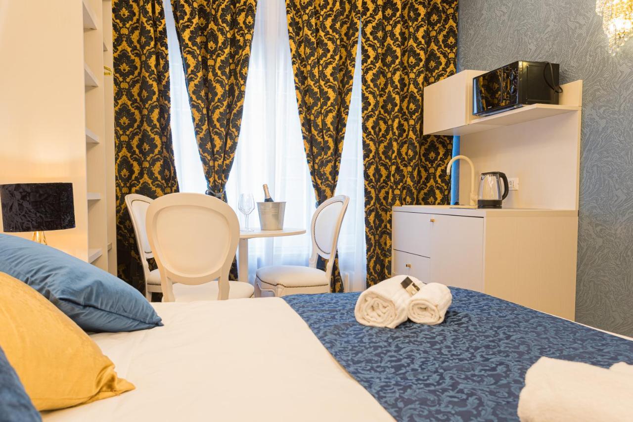Luxury Triple Room,1419849933:JPEG