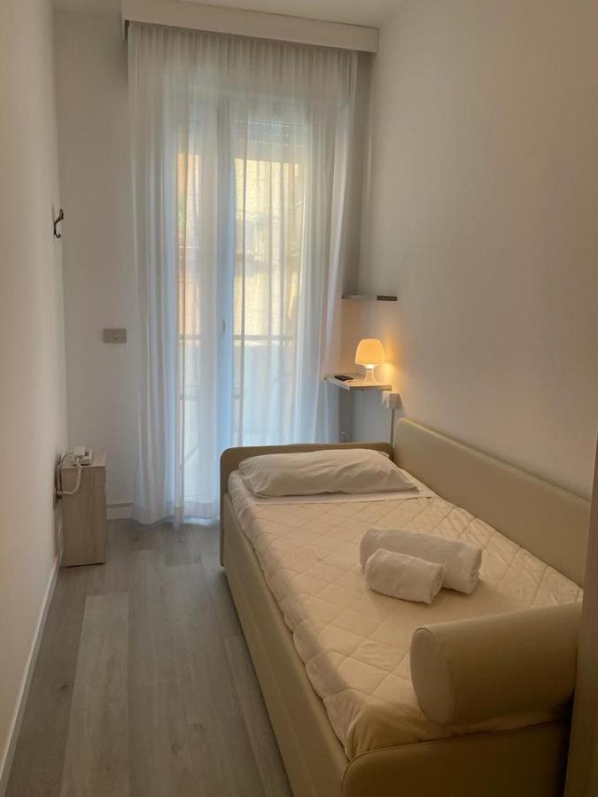 Small Single Room,1415444553:JPEG