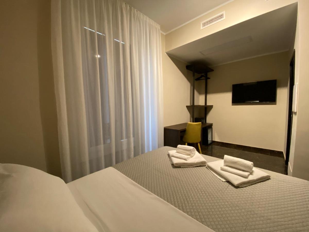 Deluxe Double Room with Bath,1417335291:JPEG