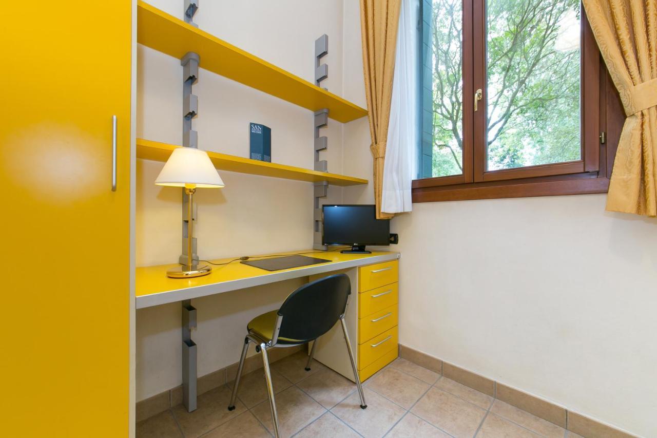 Quarto Individual Econômico