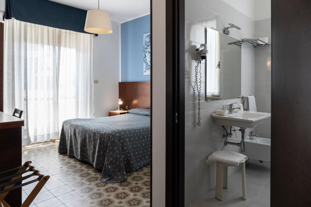 Standard Double Room,1421491068:JPEG