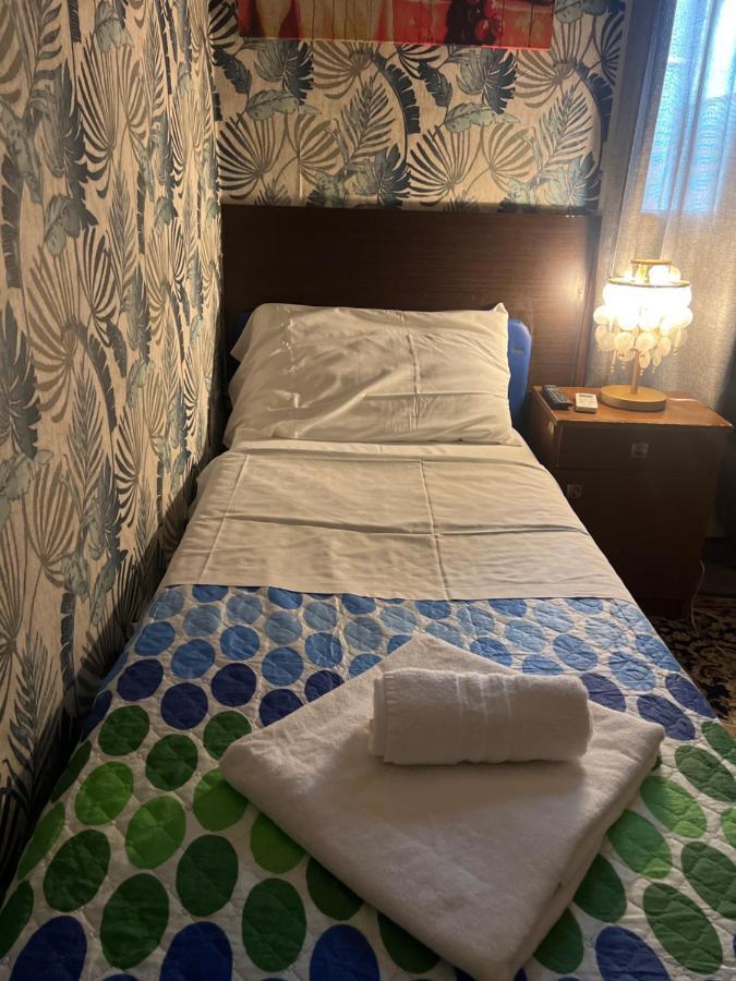 Eenpersoonskamer met Badkamer