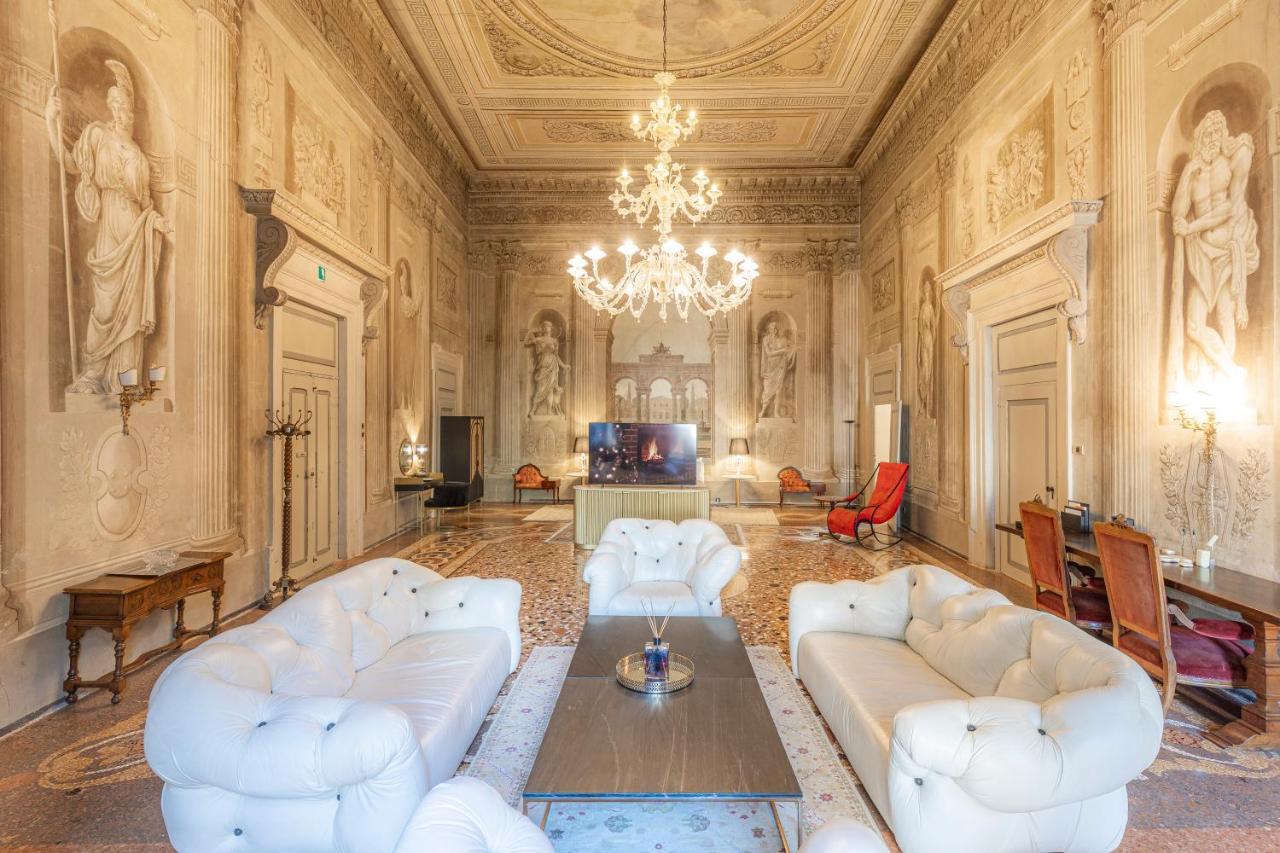 Apartament typu Superior Suite z łóżkiem typu king-size