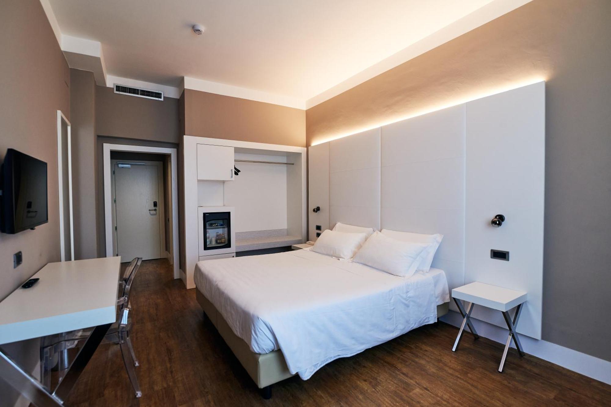 Superior Double or Twin Room,1447072822:JPEG