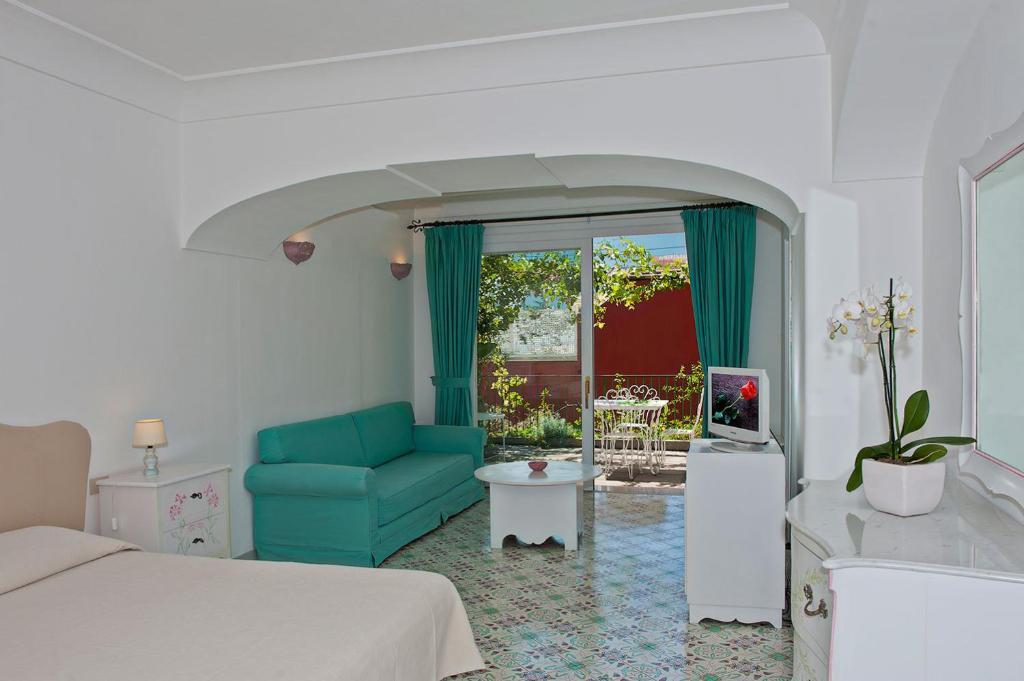 Standard Double or Twin Room with City View,1233125792:JPEG