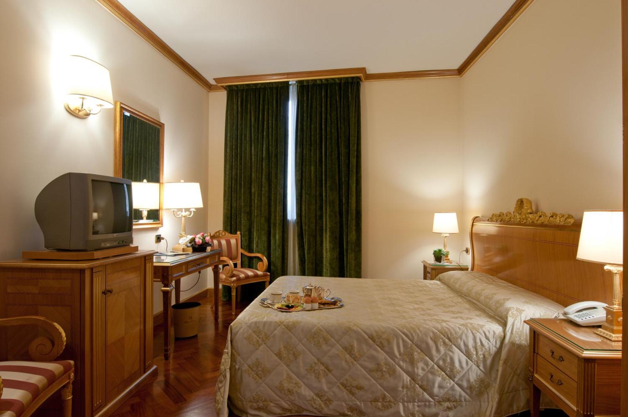 Double or Twin Room,682166490:JPEG