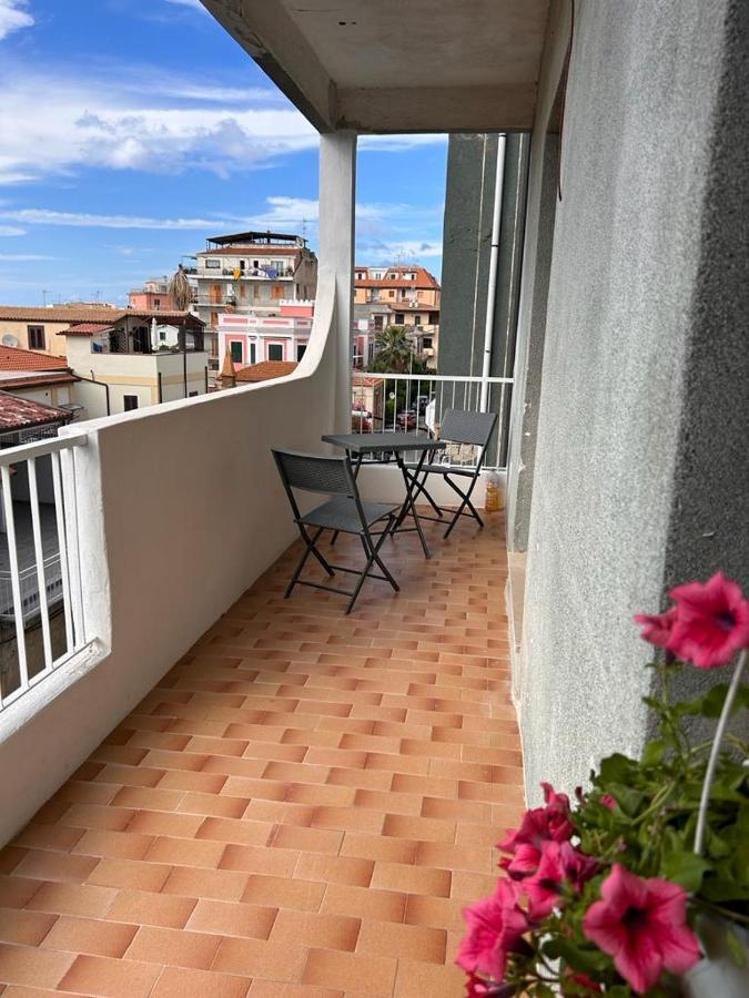 Chambre Lit Queen-Size avec Balcon