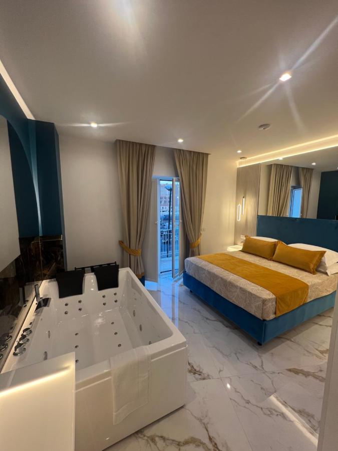 King Room Spa Bath