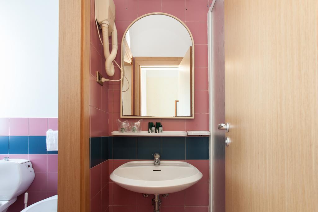 Quarto Duplo com Cozinha Compacta