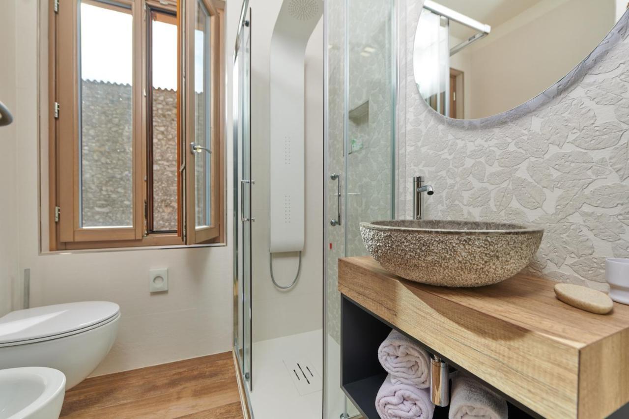 Deluxe Double Room Balcony Panoramic Lake View
