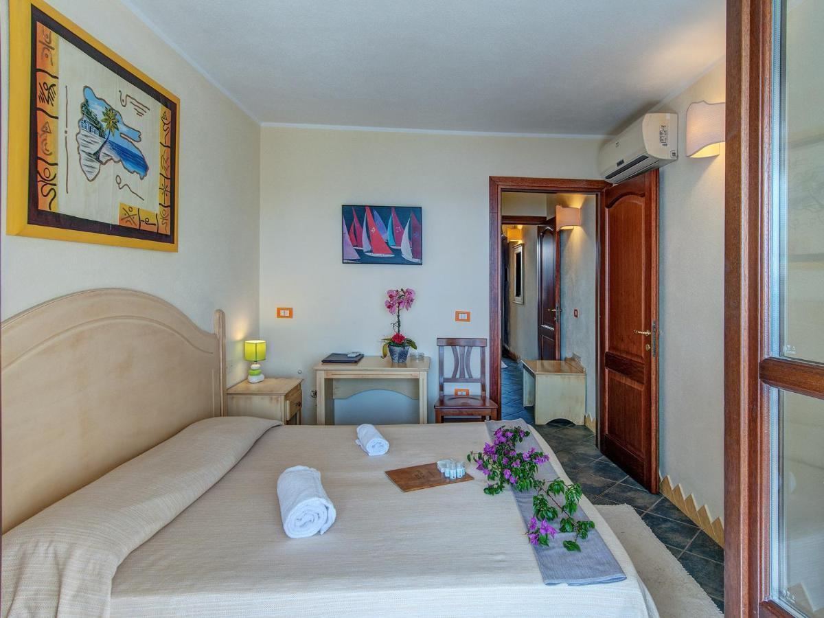 Habitación Triple con vistas al mar