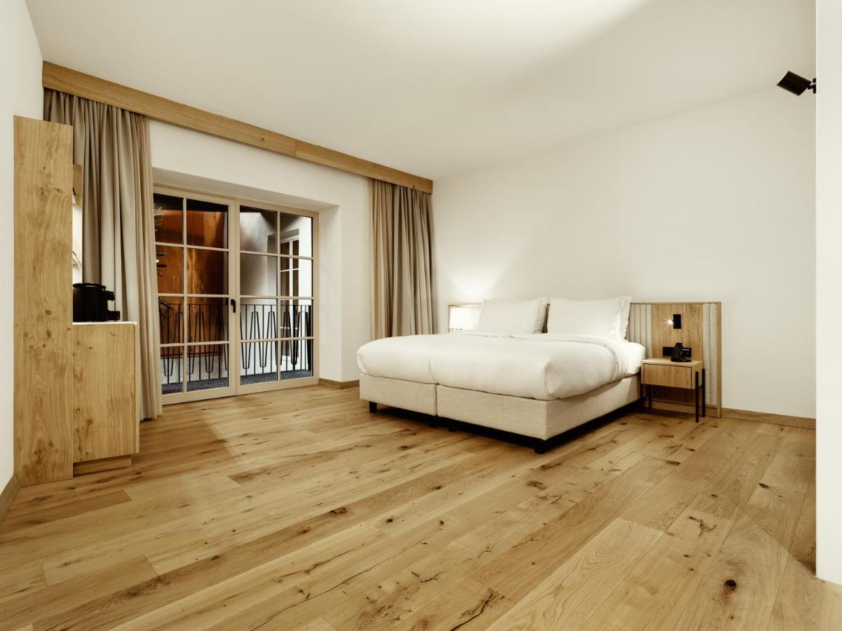 Double Room with Balcony,1498823233:JPEG