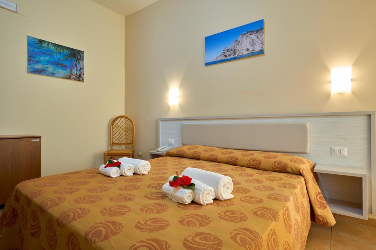Double or Twin Room,1498612129:JPEG
