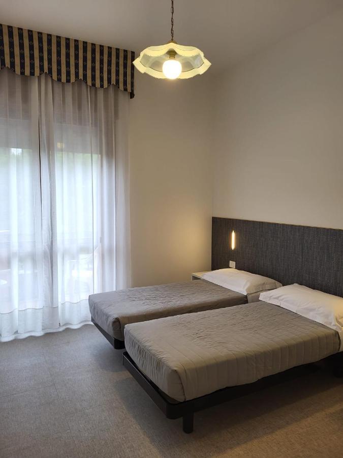 Standard Family Room,1382277140:JPEG