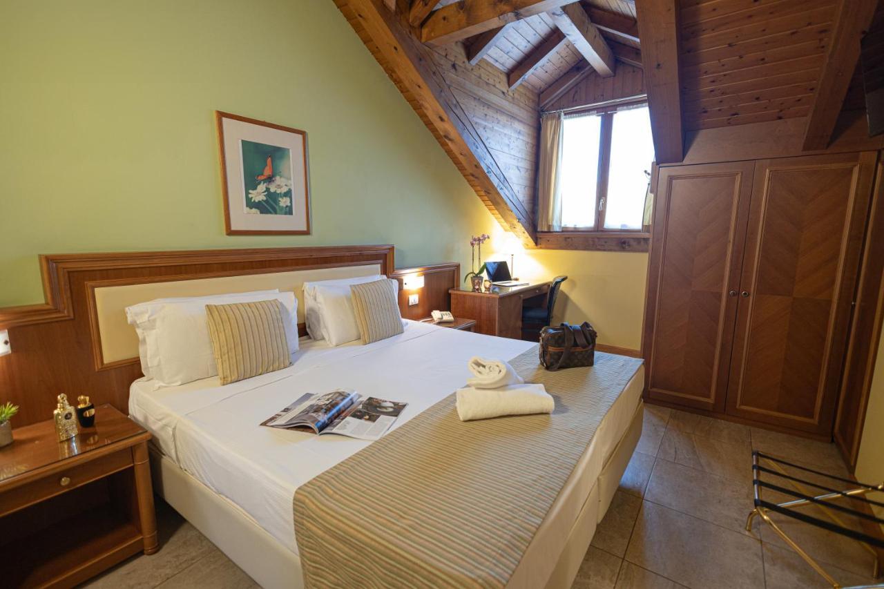 Attic Double or Twin Room,1498699306:JPEG