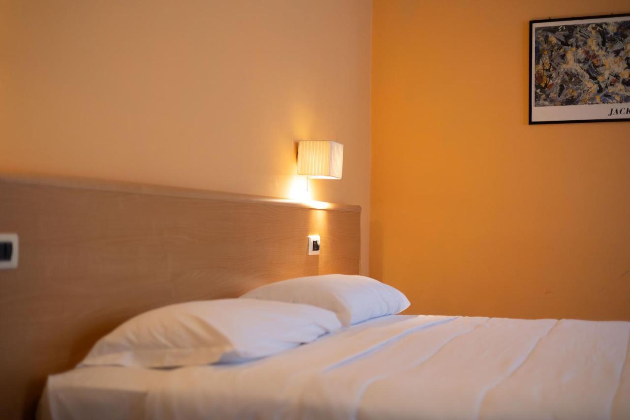 Standard Twin or Double Room with View,1498704691:JPEG