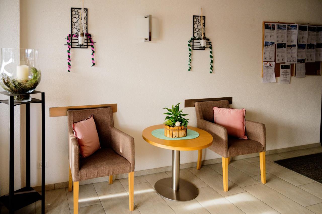 One-Bedroom Apartment,1499534362:JPEG