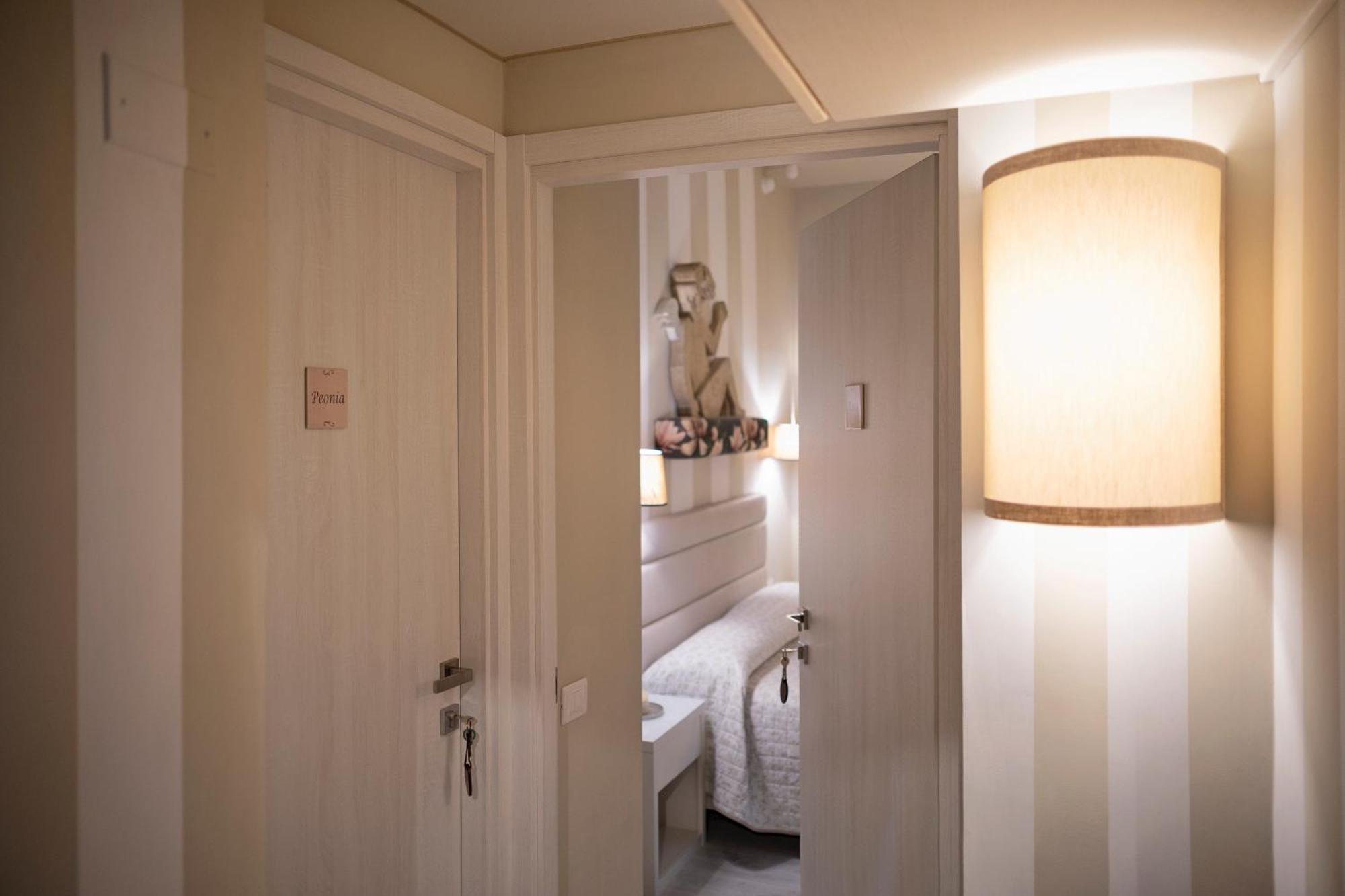 Large Double Room,1501718944:JPEG