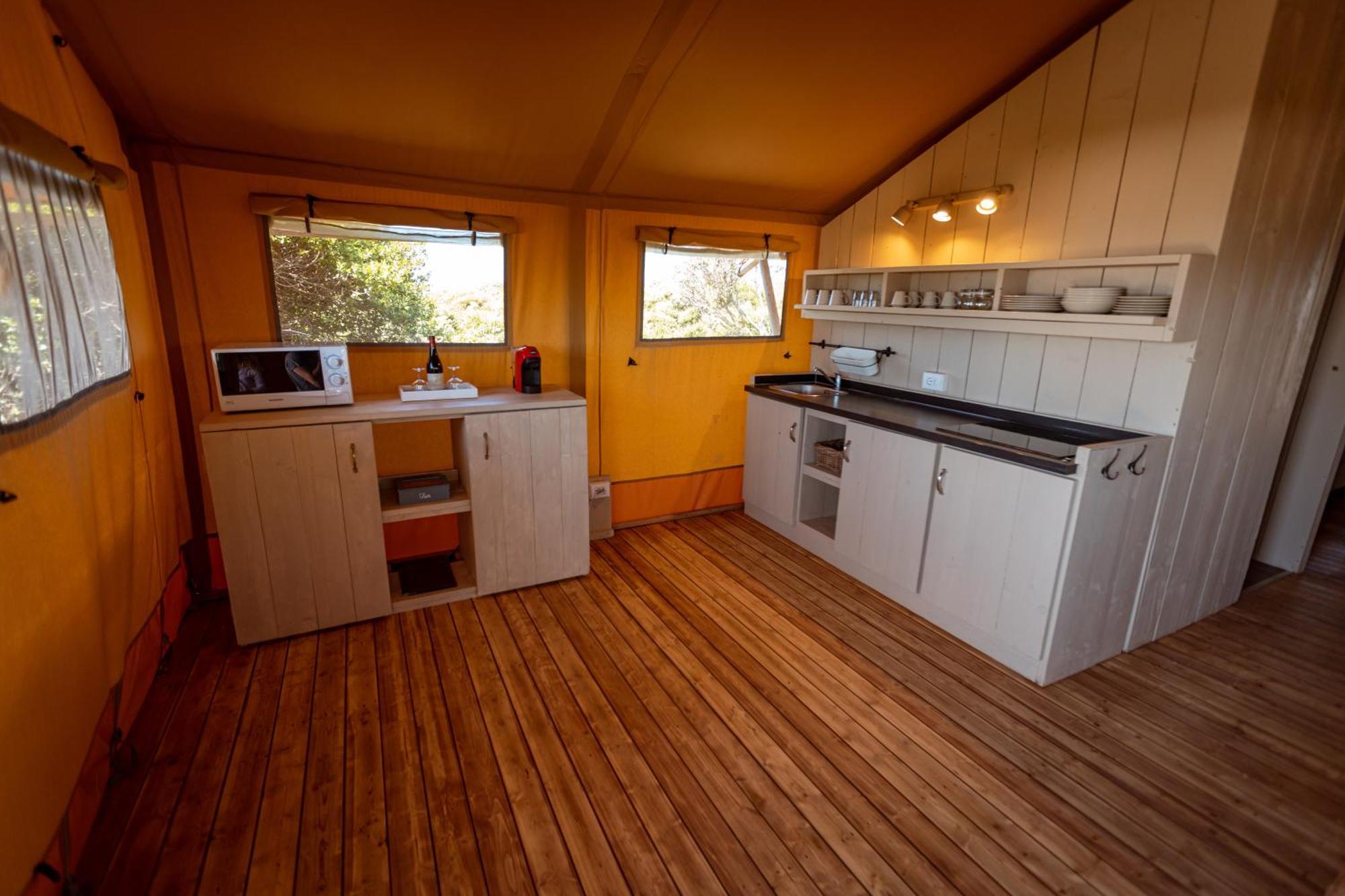 Suite Familiare Tenda con Vista Mare