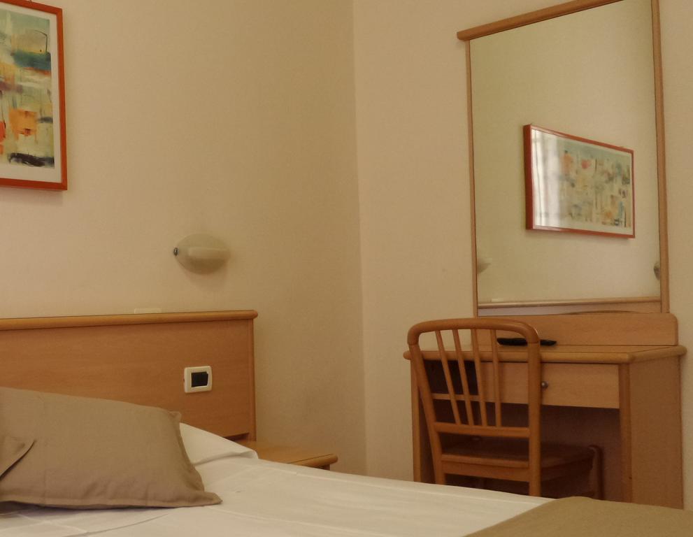 Double or Twin Room Private External Bathroom,943417840:JPEG