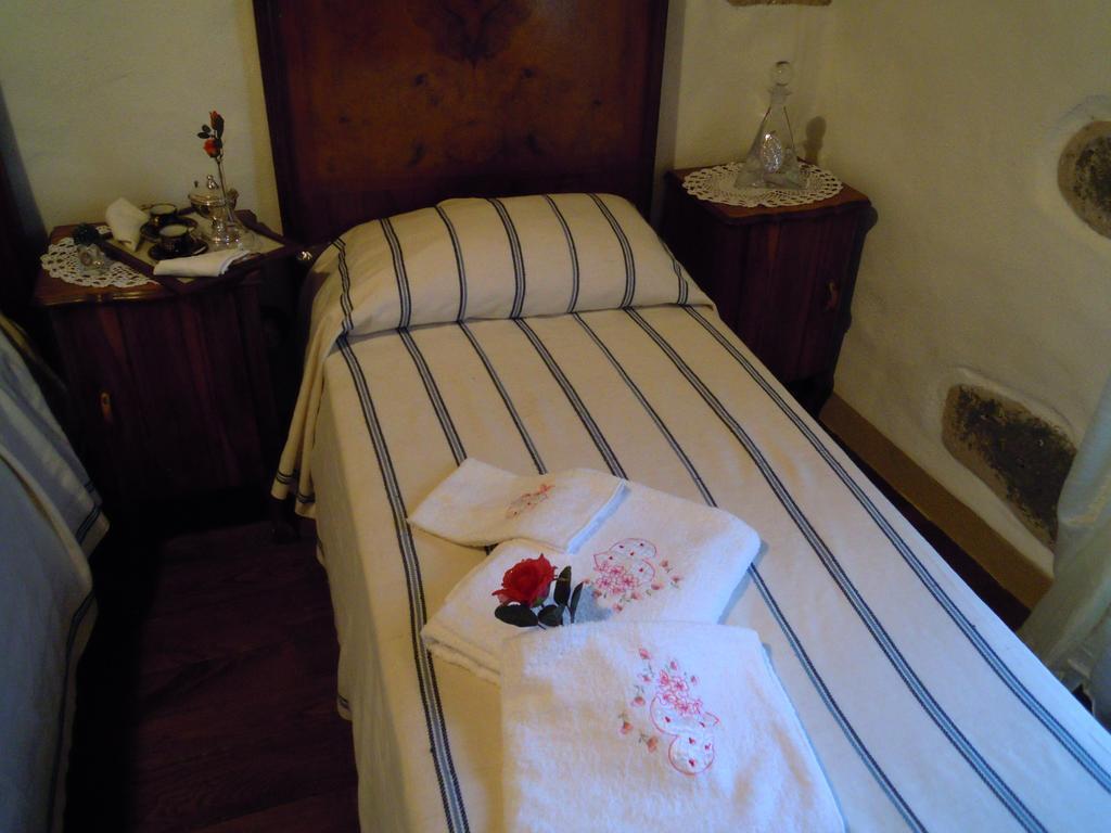 Camera Matrimoniale/Doppia con Letti Singoli con Bagno