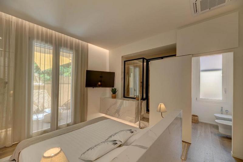 Double Room Spa Bath,939735889:JPEG