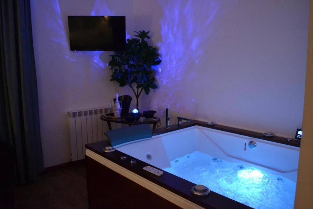 Apartament typu Suite z wanną z hydromasażem