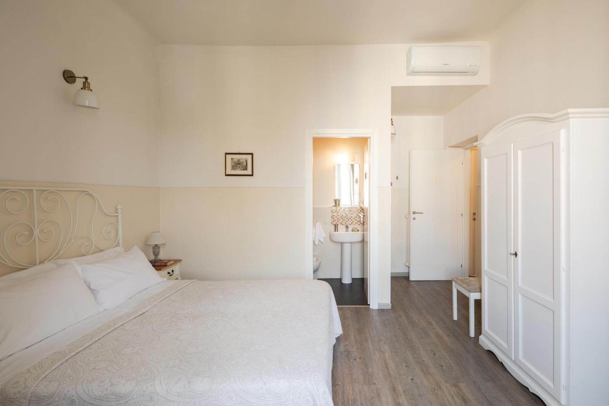 Triple Room with City View,1523508706:JPEG