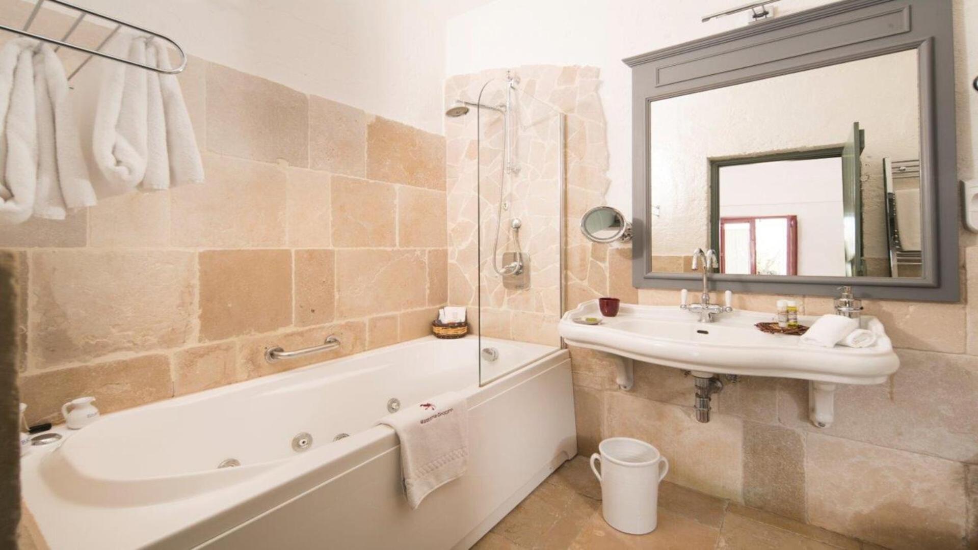 Junior Suite,1525556266:JPEG