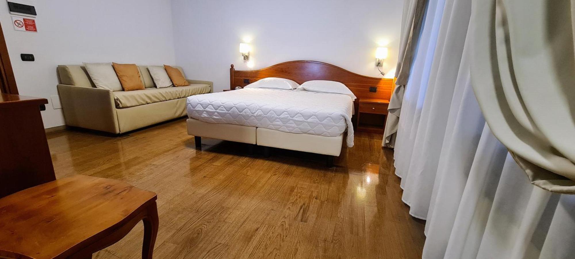 Triple Room,1526182582:JPEG