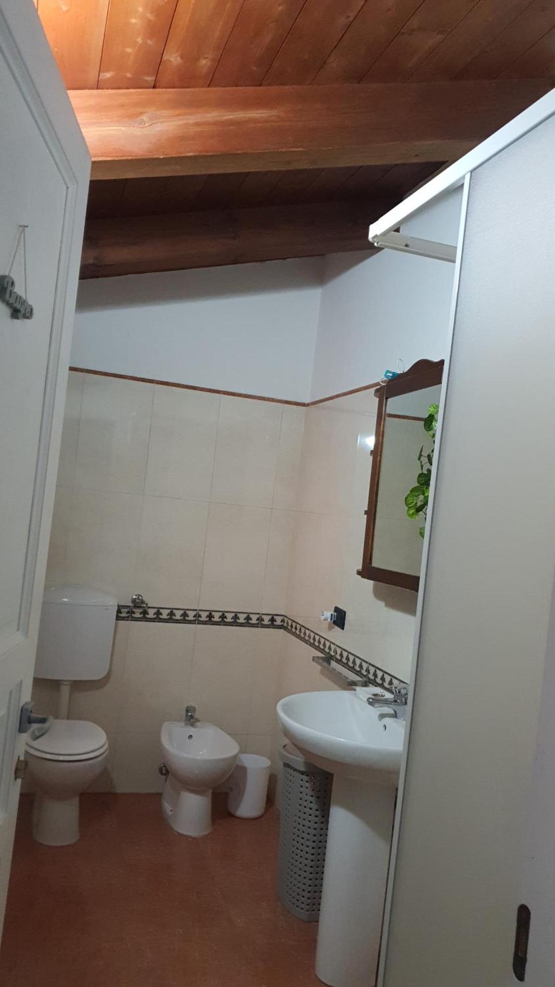 Pokój Trzyosobowy typu Basic ze wspólną łazienką