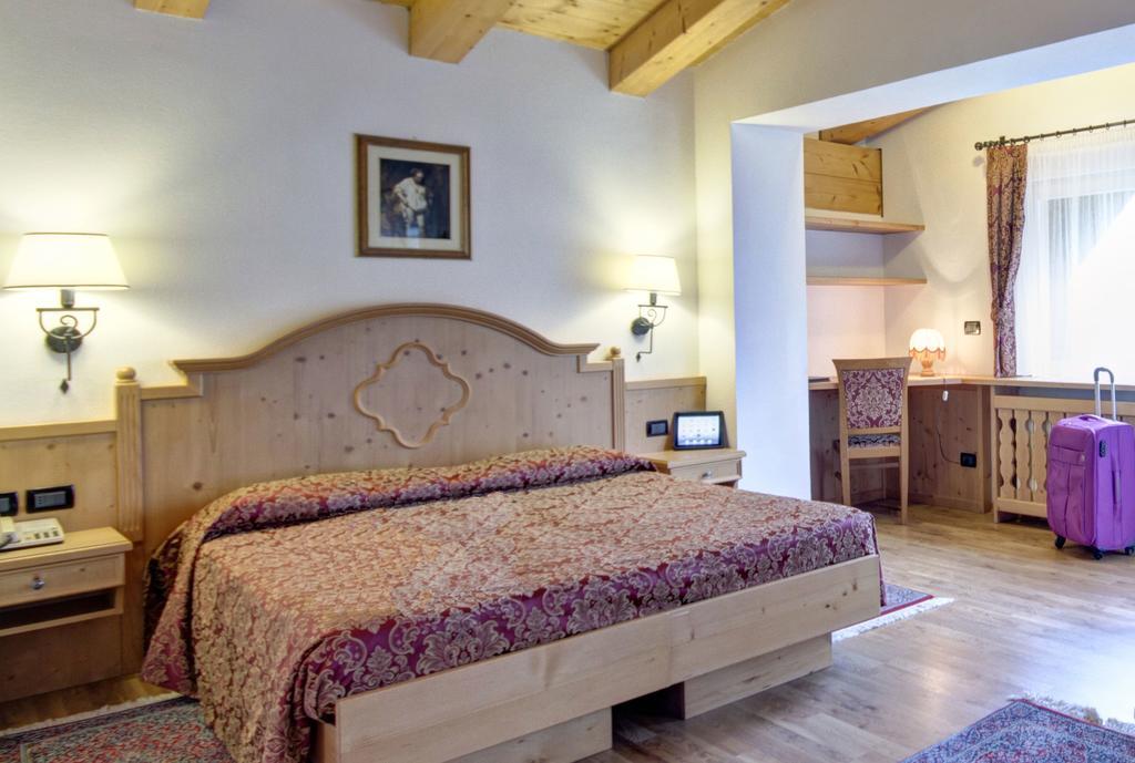 Triple Room with Mountain View
