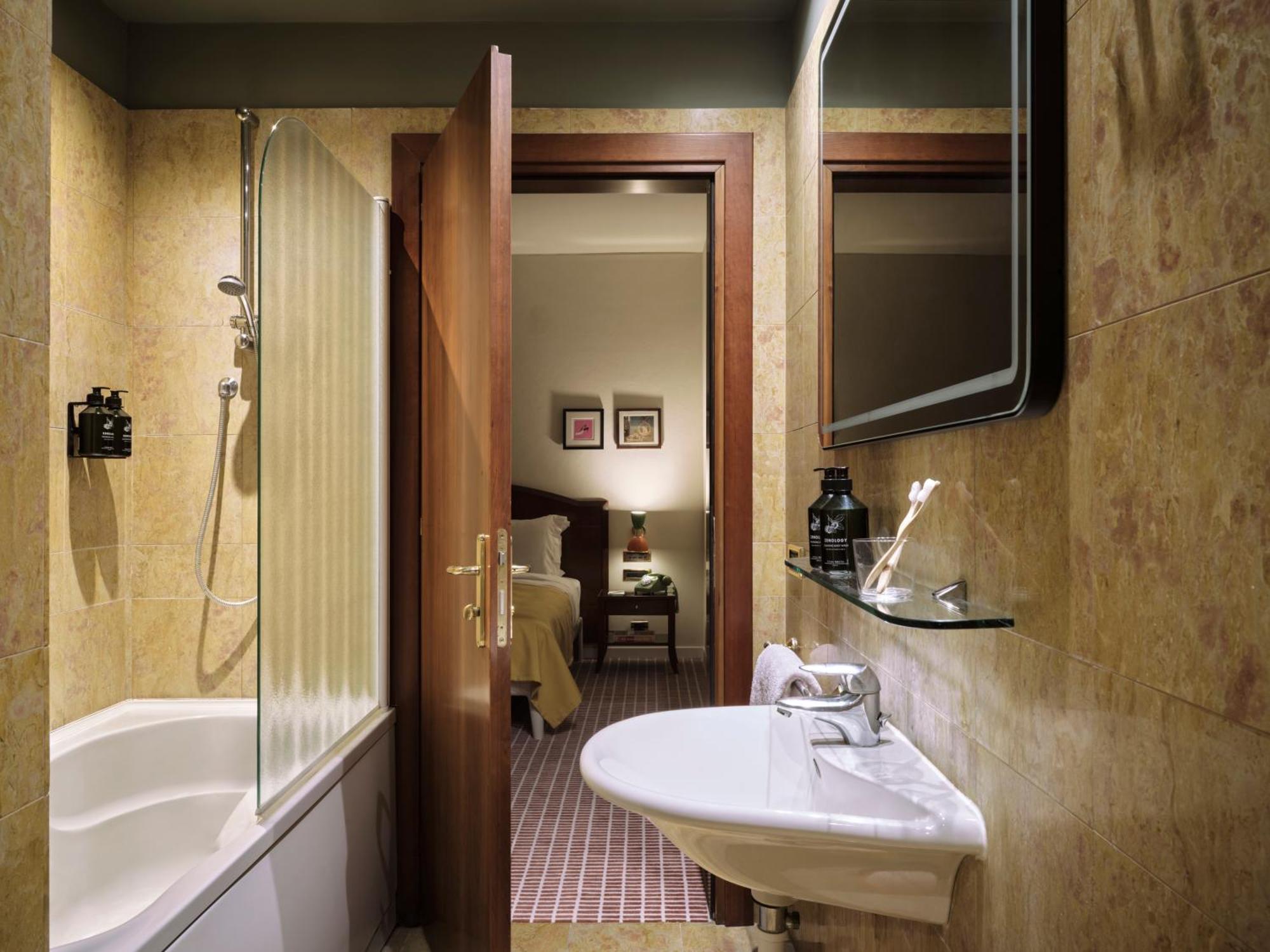 Large Double Room