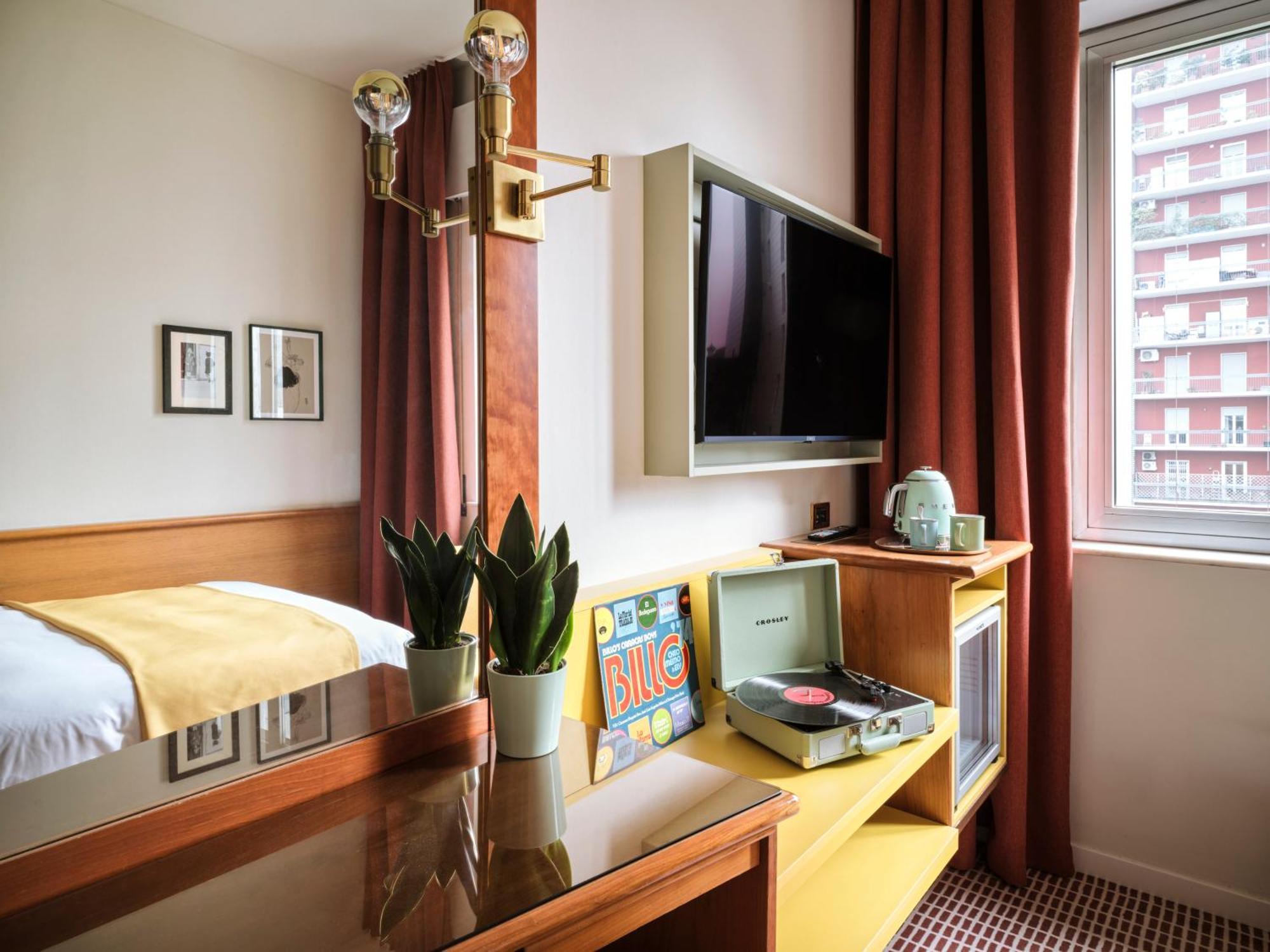 Double Room French Bed