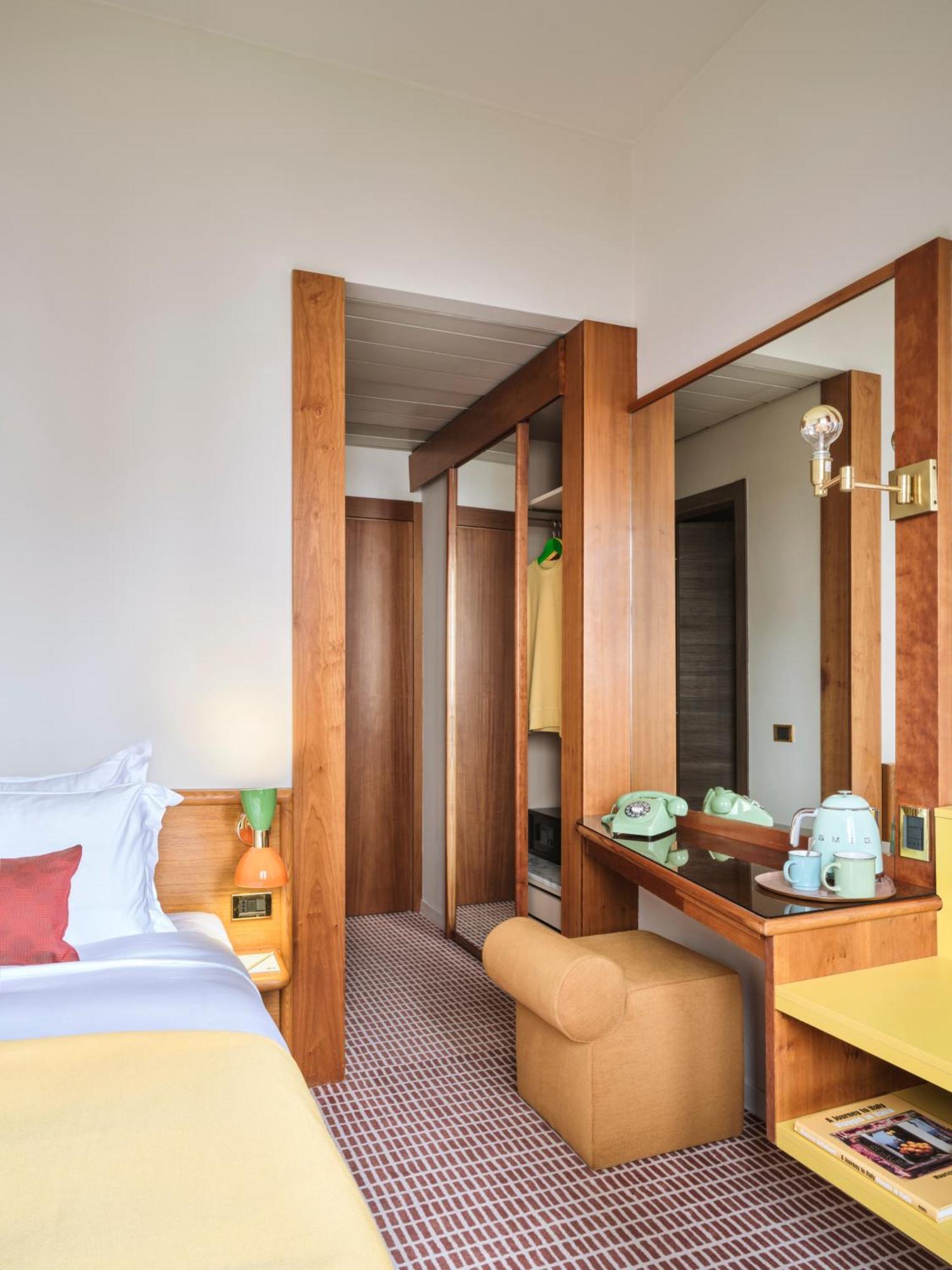 Double Room French Bed