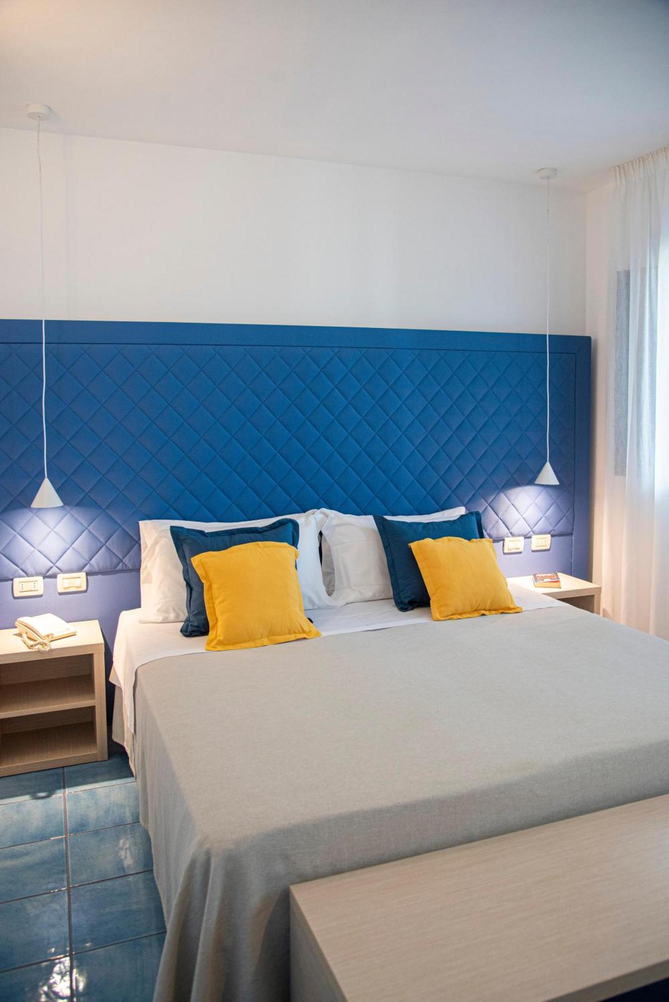 Suite Quadrupla Deluxe con Vista Mare