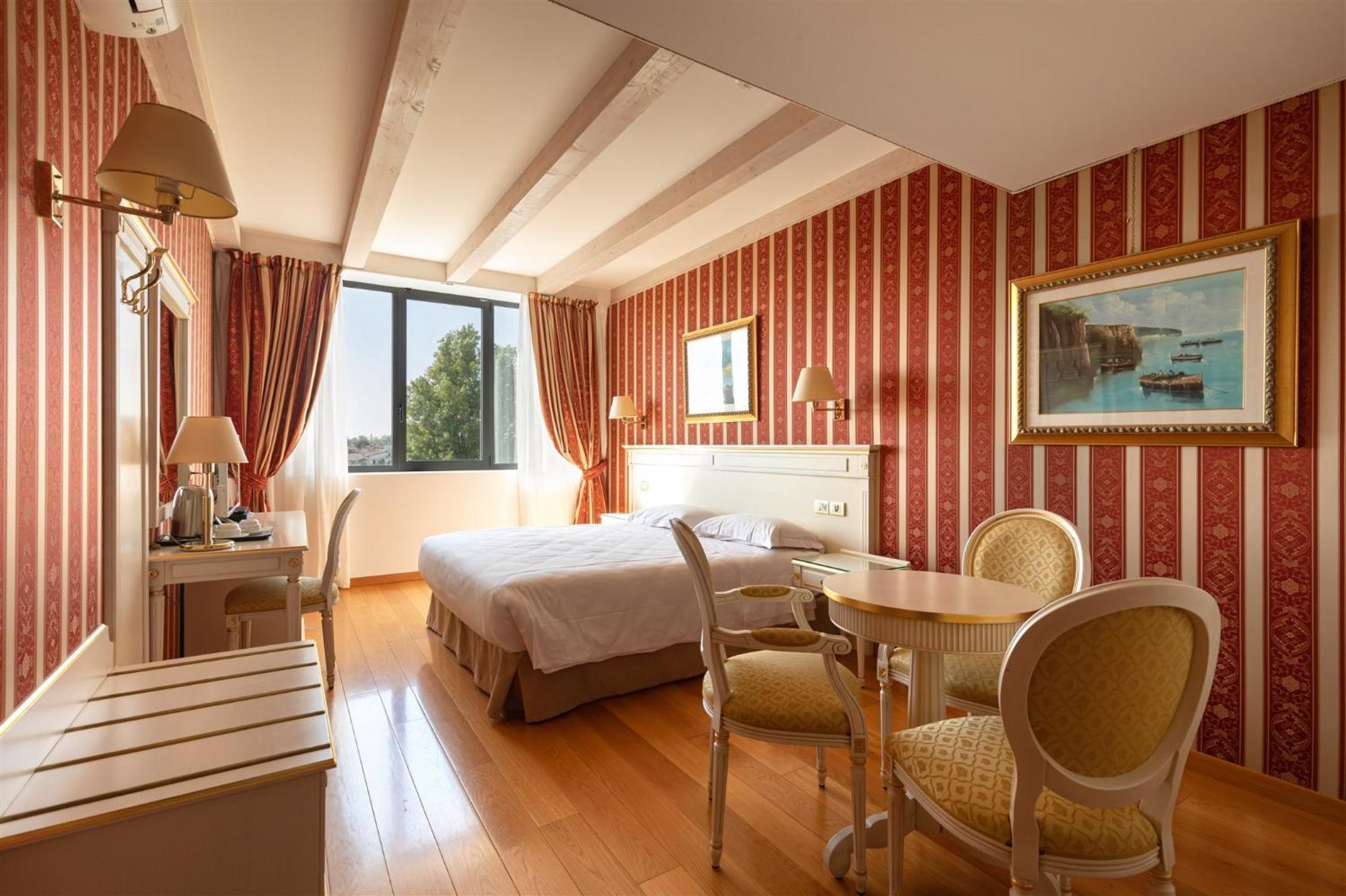 Deluxe Junior Suite,1710361128:JPEG