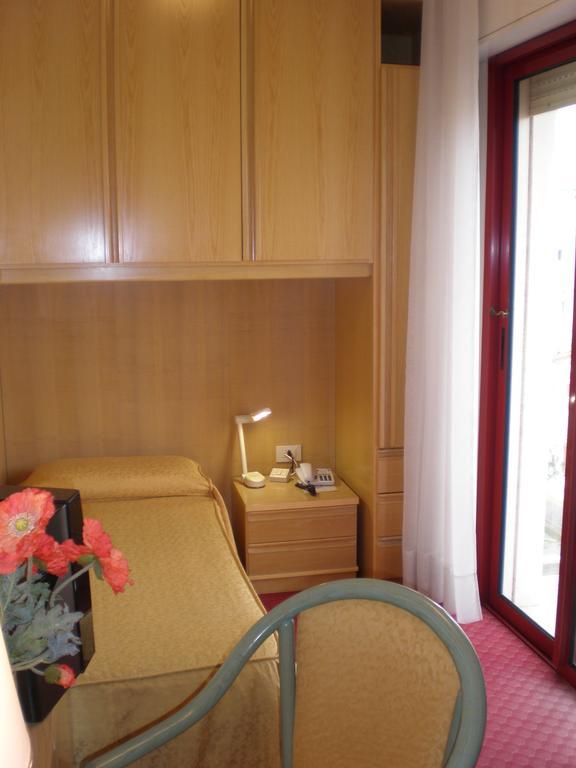 Classic Single Room Balcony,151675993:JPEG