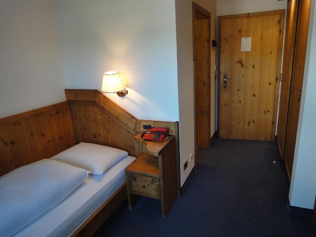 Single Room Balcony,15479476:JPEG